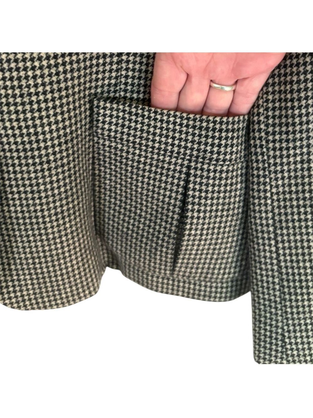 Lauren Ralph Lauren Black/Tan Houndstooth Blazer. Size 10. 100% wool/lined. EUC! - Picture 8 of 10